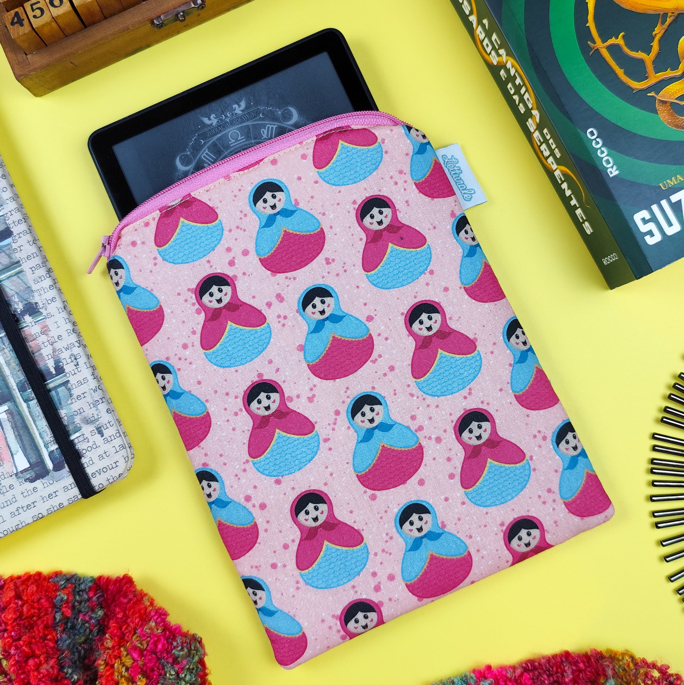 Case para Kindle/Leitor Digital Matrioskas | ESTAMPA EXCLUSIVA