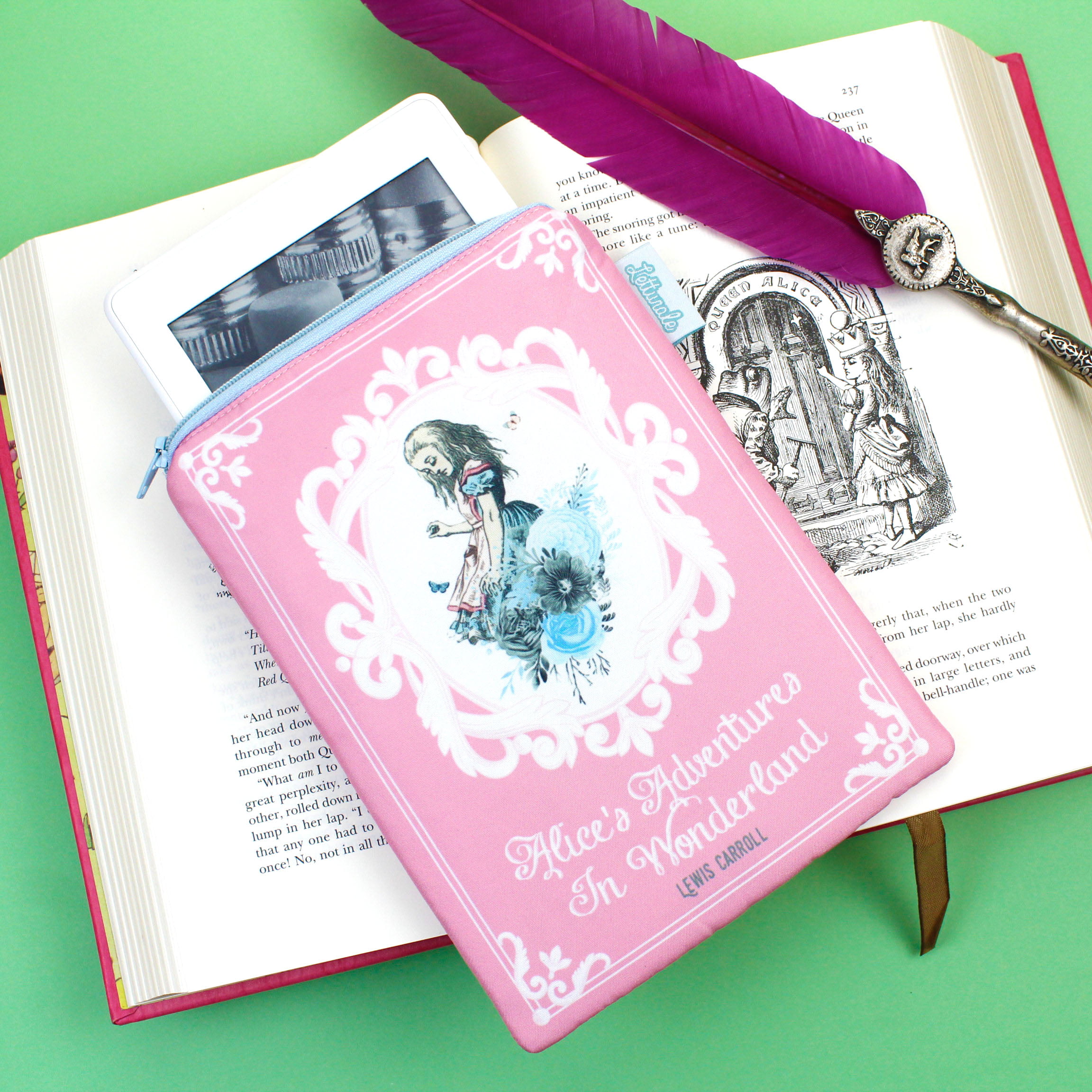 Case para Kindle/Leitor digital Alice's Adventures In Wonderland | ESTAMPA EXCLUSIVA